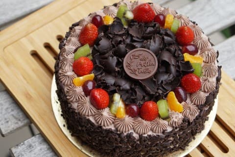 Black Forest (ブラックフォレストケーキ(ホール))